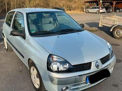 Grau Gebraucht 2003 Renault Clio II Dynamique Kleinwagen | 1.890 € (Fairer Preis)
