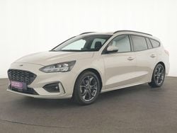 Weiß Gebraucht 2022 Ford Focus ST-Line Limousine | 17.225 € (Guter Preis)