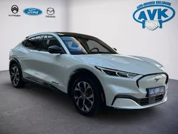 Weiß Gebraucht 2022 Ford Mustang Mach-E Extended Range SUV | 32.990 € (Superpreis)