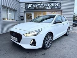 Weiß Gebraucht 2017 Hyundai i30 Intro Edition Limousine | 9.990 € (Fairer Preis)
