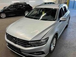 Silber Gebraucht 2022 VW Passat Business Limousine | 17.850 € (Guter Preis)