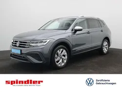 Platinum grey metallic Gebraucht 2024 VW Tiguan Allspace Life SUV | 37.280 € (Guter Preis)