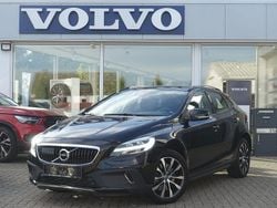 Schwarz Gebraucht 2019 Volvo V40 CC Plus Kombi | 16.800 € (Fairer Preis)