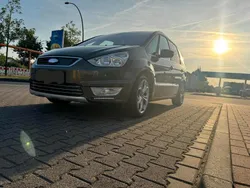 Grün Gebraucht 2011 Ford Galaxy Van / Kleinbus | 5.900 €
