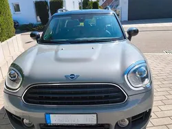 Grau Gebraucht 2020 Mini Cooper Countryman Essential SUV | 22.500 € (Teuer)