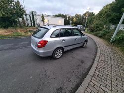 Silber Gebraucht 2008 Skoda Fabia Limousine | 2.200 € (Fairer Preis)