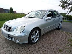 Silber Gebraucht 2004 Mercedes 220 Limousine | 3.990 € (Fairer Preis)
