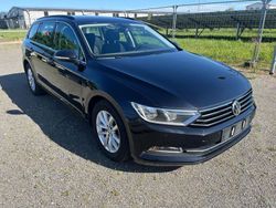 Schwarz Gebraucht 2015 VW Passat Comfortline Kombi | 8.199 € (Superpreis)