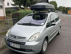 Grau Gebraucht 2005 Citroën Xsara Picasso Van / Kleinbus | 3.999 €