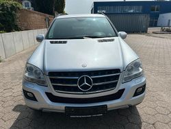 Silber Gebraucht 2009 Mercedes ML320 SUV | 7.500 €