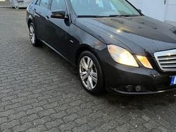 Schwarz Gebraucht 2009 Mercedes E220 Limousine | 7.900 € (Superpreis)