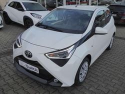 Weiß Gebraucht 2021 Toyota Aygo X-play Kleinwagen | 11.990 € (Etwas zu teuer)
