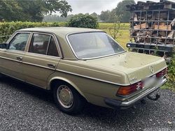 Grün Gebraucht 1982 Mercedes 240 Limousine | 5.800 €