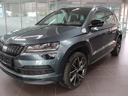 Grau Gebraucht 2020 Skoda Karoq SportLine SUV | 24.980 € (Fairer Preis)