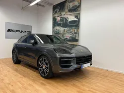 Grau Gebraucht 2024 Porsche Cayenne GTS SUV | 139.825 € (Superpreis)