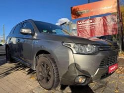 Grau Gebraucht 2014 Mitsubishi Outlander P-HEV Intense SUV | 9.900 € (Guter Preis)
