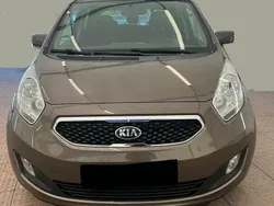 Sandbeige met. Gebraucht 2015 Kia Venga DREAM-TEAM Edition Kleinwagen | 11.495 € (Fairer Preis)