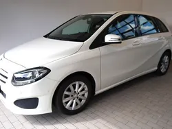 Weiß Gebraucht 2016 Mercedes B180 Van / Kleinbus | 14.990 € (Fairer Preis)