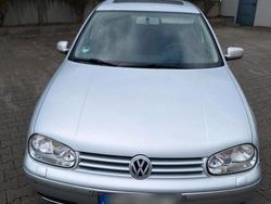 Silber Gebraucht 2001 VW Golf IV Limousine | 2.000 € (Fairer Preis)