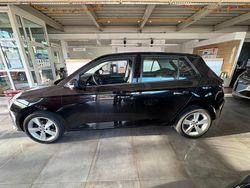 Blackmagic perleffekt Gebraucht 2021 Skoda Fabia Limousine | 12.290 € (Guter Preis)