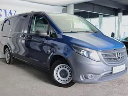 Blau Gebraucht 2020 Mercedes Vito Van / Kleinbus | 14.980 € (Fairer Preis)
