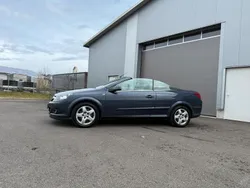 Grau Gebraucht 2006 Opel Astra Cabriolet Cabrio | 3.680 € (Guter Preis)