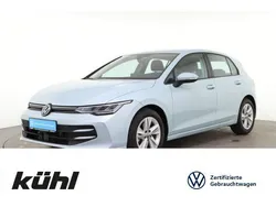 Crystal ice blue metallic Gebraucht 2024 VW Golf VIII Life Limousine | 23.390 € (Fairer Preis)