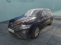 Schwarz Gebraucht 2024 VW Tiguan Allspace Life SUV | 39.056 € (Fairer Preis)