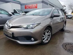 Braun Gebraucht 2016 Toyota Auris Sport Limousine | 6.500 € (Fairer Preis)