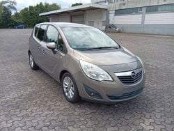 Grau Gebraucht 2013 Opel Meriva Active Van / Kleinbus | 7.900 € (Etwas zu teuer)