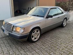 Silber Gebraucht 1989 Mercedes E300 Coupé | 8.900 €