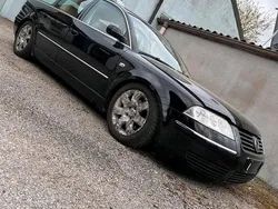 Schwarz Gebraucht 2001 VW Passat Kombi | 4.500 €