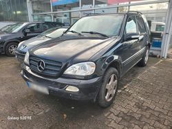 Schwarz Gebraucht 2004 Mercedes ML350 SUV | 3.990 €