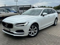 Weiß Gebraucht 2019 Volvo V90 Momentum Kombi | 27.990 €