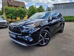 Tiefschwarz Gebraucht 2020 Toyota Highlander Luxury SUV | 50.990 € (Teuer)