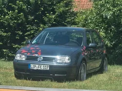 Grau Gebraucht 2001 VW Golf IV Limousine | 2.000 € (Fairer Preis)