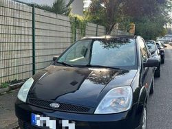 Schwarz Gebraucht 2002 Ford Fiesta Kleinwagen | 2.000 € (Etwas zu teuer)