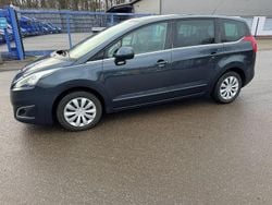 Blau Gebraucht 2014 Peugeot 5008 Van / Kleinbus | 3.700 € (Guter Preis)