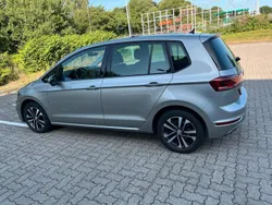 Grau Gebraucht 2020 VW Golf Sportsvan Van / Kleinbus | 18.000 € (Fairer Preis)