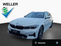 Alpinweiss iii (weiß) Gebraucht 2022 BMW 330e Shadowline Kombi | 32.490 € (Superpreis)
