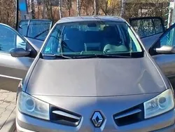 Braun Gebraucht 2008 Renault Mégane III Limousine | 2.000 €