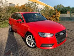 Rot Gebraucht 2014 Audi A3 Sportback Ambiente Limousine | 12.400 € (Fairer Preis)