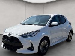 Weiß Neu 2025 Toyota Yaris Hybrid Limousine | 24.290 € (Guter Preis)