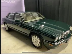 Grün Gebraucht 1998 Jaguar XJ8 Limousine | 14.590 € (Teuer)