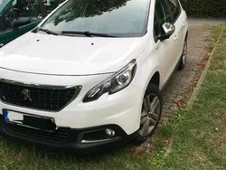 Weiß Gebraucht 2017 Peugeot 2008 Style SUV | 5.300 € (Guter Preis)