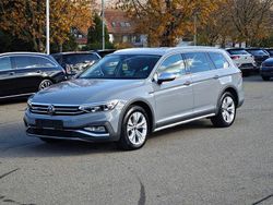 Grau Gebraucht 2022 VW Passat Alltrack Kombi | 34.740 € (Fairer Preis)