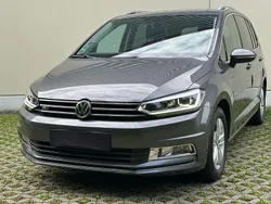 Grau Gebraucht 2016 VW Touran Highline Van / Kleinbus | 18.490 € (Guter Preis)