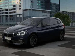 Mediterranblau metallic Gebraucht 2019 BMW 218 Active Tourer Sport Line Van / Kleinbus | 19.785 € (Etwas zu teuer)