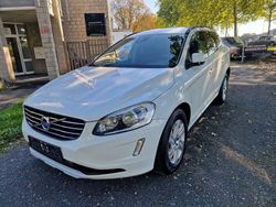 Weiß Gebraucht 2016 Volvo XC60 Kinetic SUV | 18.900 € (Etwas zu teuer)