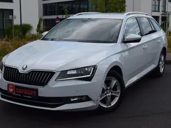 Weiß Gebraucht 2016 Skoda Superb Kombi | 9.999 € (Guter Preis)